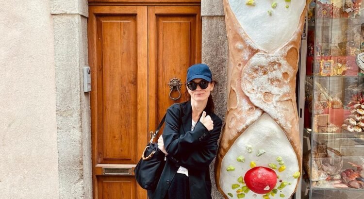 Fashion Stylist in Los Angeles