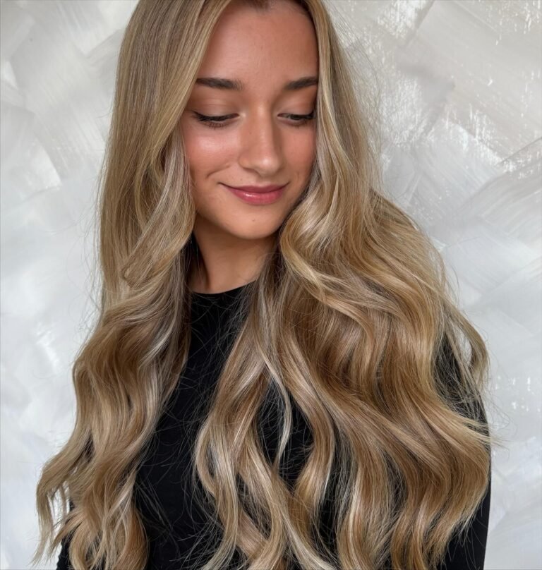 Defeating the Frizz: Finding the Ultimate Suburban Chicago Hair Stylist for Heatless Control